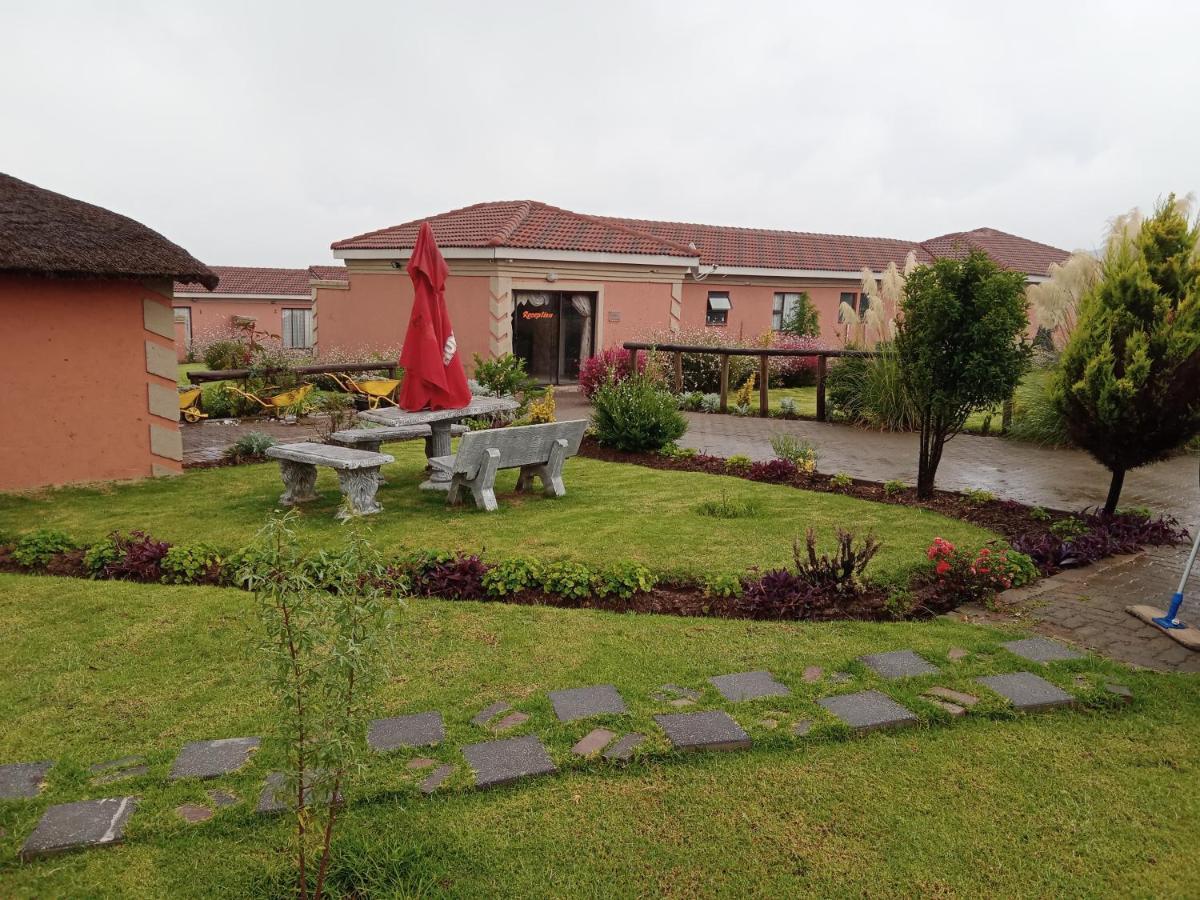 Twilight Breeze Lodge Phuthaditjhaba Exterior foto